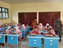 Kawal Makanan Bergizi, Koramil 11 Pebayuran Jadi Garda Depan Kesehatan Generasi Muda