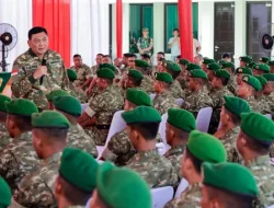 Wakil Panglima TNI Dampingi Menhan RI Kunjungi Yonif TP 852/ABY