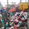 Sinergi Peduli Lingkungan, Koramil 07/Cikarang Bersama Sungai Watch Angkat Sampah Sungai