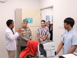 Kolaborasi Kemanusiaan, Polda Riau Bantu 310 Warga Ikut Operasi Katarak Gratis